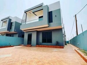 4bedroom townhouse@ westlegon/+233243321202