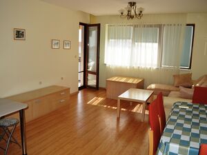 Spacious sea view 1-Bedroom apartment 50m from the beach