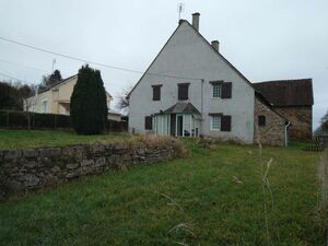 3 bed detached house with garage and garden