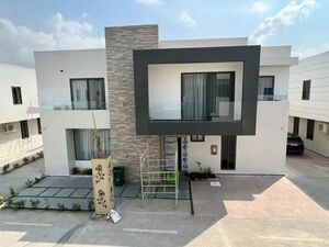 4Bedroom townhouse@ Botwe School junction/+233243321202