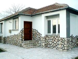 Bulgaria Property Finder (Stylish brand new 2-bedroom house,