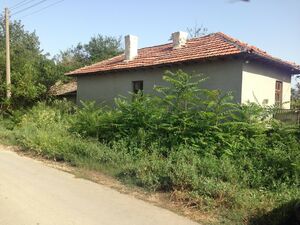 COZY ONE-STOREY House 50m2+16m2 cellar+Outbuildings, NearVar