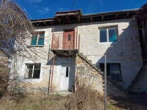 COZY 2-STOREY STONE HOUSE, 11 Km from DEVIN