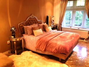 Knightsbridge, London, SW1X