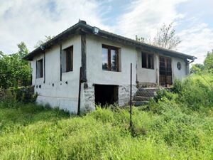 Мassive two storeyed house with 3 bedrooms near Elhovo for o