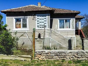 House with 2 bedrooms, 10 km to Kavarna and the sea
