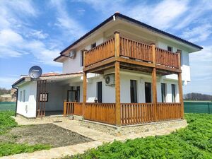  House with 2 bedrooms, 3 bathrooms, 5 km from the sea