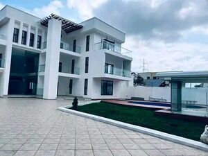 Luxury 8 Bedroom House@ East legon/+233243321202