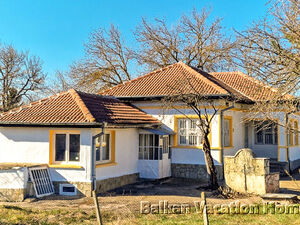 Renovated house for sale in the village Preselentsi