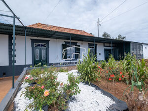 House in Arco da Calheta 