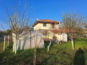 ATTRACTIVE PROPERTY with furniture 6 km from sea Balchik ​