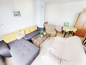 LOW MAINTENANCE FEE!THREE-ROOM APARTMENT IN THE CENTRAL PART