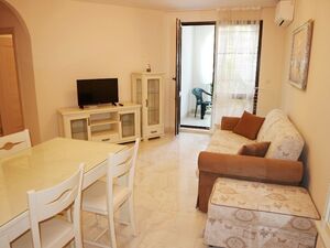 LUXURIOUSLY FURNISHED THREE BEDROOM APARTMENT ON THE BEACH