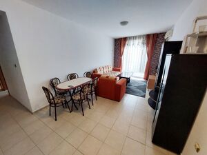 Furnished two bedroom apartment 800 m from the beach!