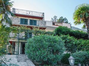 House in Stolivo, 1 row to the sea