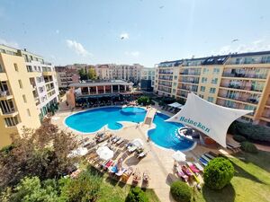 Spacious studio with balcony and Pool View in Pollo Resort