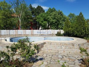 House with swimming pool, former shop , garage in Zlato Pole