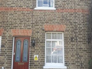 N21- 2Bed Mid Terrace Cottage FOR RENT