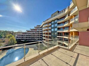 Big Apartment with 1 bedroom and Pool view in Peter House