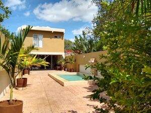 Stylish Completely Renovated Home in Merida