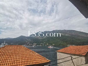 Antique house 20 meters from the sea in Lepetane