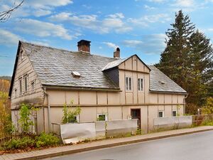 Large home house plus garage for sale Klingenthal Germany