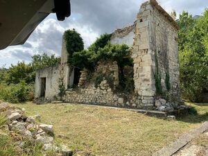 Stone built ruin with 15,000 sq m land 