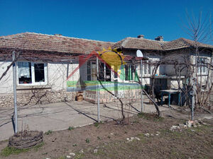  One-storey House, outbuildings, 1000m2 yard, near Dobrich a