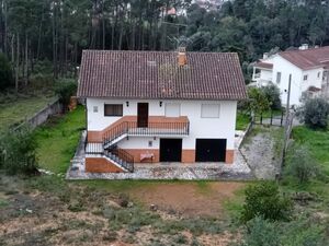 Detached House with land in Moinhos, Miranda do Corvo