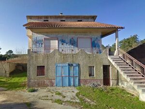 Bank Property, Detached House in Malhadas