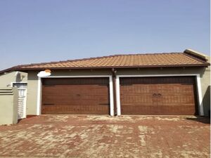 available Beautiful family House for Rental