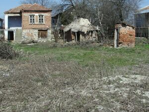 Bulgaria - Rosen: House For Renovation 6km From Coast