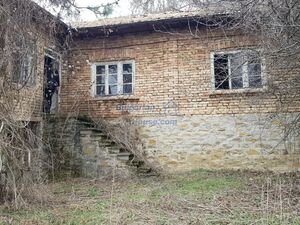 Very Cheap BUlgarian house for restoration Popovo area 