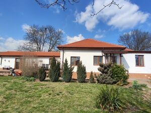 FurnishedHouse with swimming pool, gas,20 km from the sea