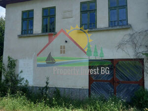 2-Storey house 139m2, 2350m2 yard, near General Toshevo town