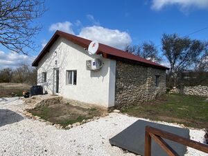 Renovated charm stone house 20 min from the sea