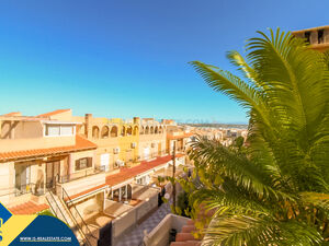 Second-floor bungalow in Torrevieja, Alicante province. 