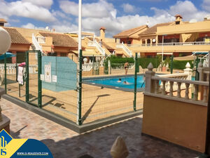Bungalow with shared pool, in the province of Alicante