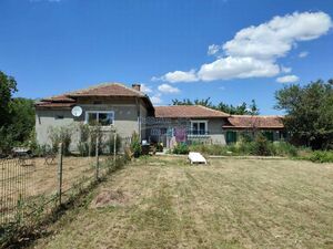 One-story house with pool, furniture near General Toshevo