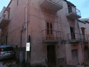 Townhouse in Sicily with courtyard - Ciraolo Aragona (AG)