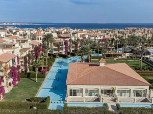  2 Bedroom Apt 125 SQM with Private Garden in Veranda 