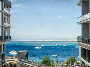 Studio with Stunning Pool & Sea Views in Prime Location 