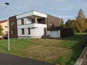 "For Sale: Stunning 600 m² Lakefront House 