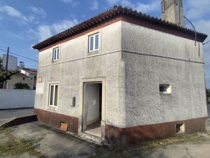 3 bedroom house + attic in Carapinheira, Montemor