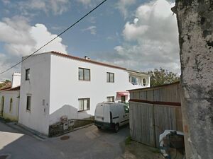 Bank Property, House in Vinha da Rainha, Soure