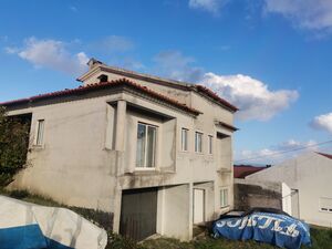 Bank Property, Housing started in Carapinheira