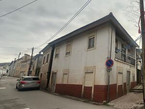 House on the outskirts of the city (needing work)