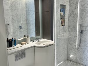 Luxury 1-Bedroom Apartment in One Park Drive