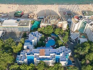 Top floor 1-Bedroom Apartment with Big Balcony | Excelsior