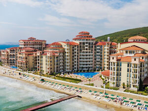 1-Bedroom Apartment with Frontal Sea View in Atrium Beach